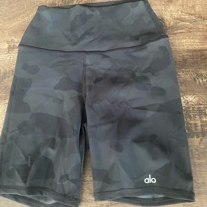 ALO bike shorts
